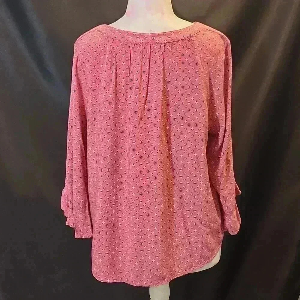 Basic Editions Patterned Lightweight Blouse with Ruffle Cuffs - Picture 2 of 9